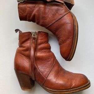 Acne Studio Pistol Boots in Chestnut